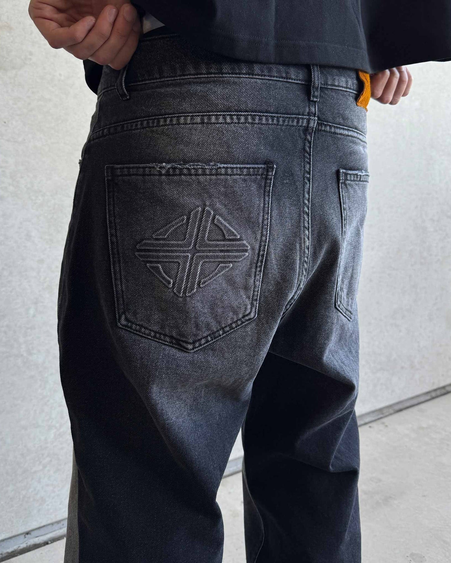 STUDIO UNOV® Denim "Phantom Black"